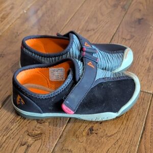 Plae Cam Kids Purple and Gray Shoes